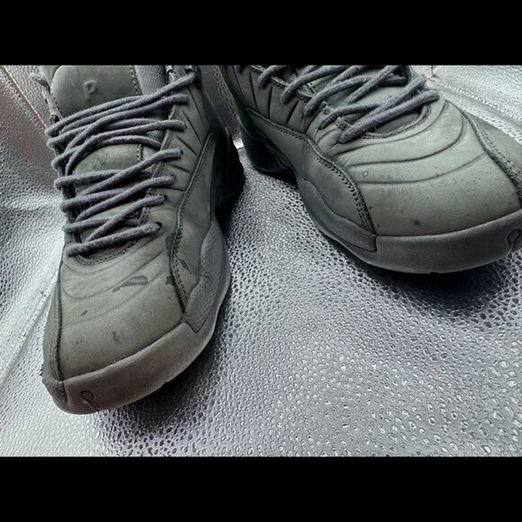 Size 8.5 - PSNY x Air Jordan 12 Retro Grey Jumpman Athletic Shoes 130690-003 - Picture 5 of 13